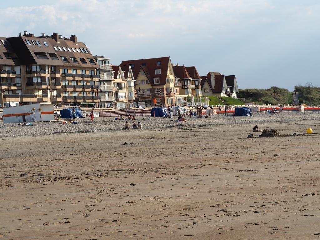Appartement Sur La Digue - De Haan - Le Coq - Silver Beach D2 Exterior photo