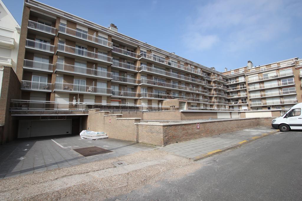 Appartement Sur La Digue - De Haan - Le Coq - Silver Beach D2 Exterior photo